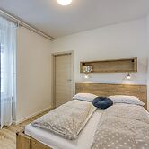 Jantar Apartments