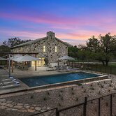 Grasslands Pool Hot Tub Hill Country Views