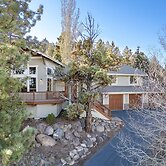 Lucy Lou 30 Day Minimum 3 Bedroom Home by RedAwning