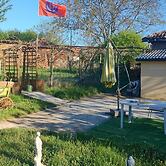 2 Bed Villa - Sleeps 7 - Private Garden - Parking