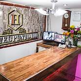 Hotel Punto 100