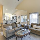 Wichita Townhome w/ Patio: 9 Mi to Downtown!