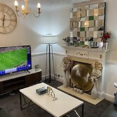 Stunning 4-bed House in Rochester