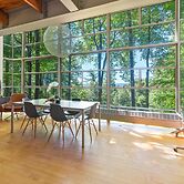 Prvt Architectural Masterpiece w Views hot tub