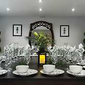 The Cheshire Gathering - Hot Tub 8 Bedroom