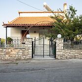 Neromilos Harmony - Roussis Residence