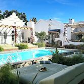 The Grand Hotel Robertson