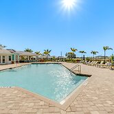 Coastal Venice Villa w/ Patio & Resort Amenities!