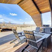 Riverfront Montana Retreat - Deck, Fire Pit & Pond