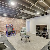 Family-friendly Lincoln Home w/ Sandbox & Grill!