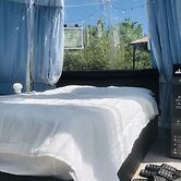 Glamping domes 4 with lake views