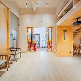 Captain No. 5 Youth Hotel