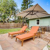 Idyllic Sarasota Home w/ Yard: 2 Mi to Beach!
