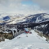 Helling Circle Hideaway 303 3 Bedroom Condo by RedAwning