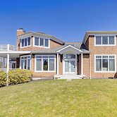 Hamptons Home Near Beaches w/ Pool & Water Views!