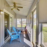 Harrisburg Home w/ Private Yard + Screened Porch!