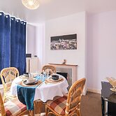 Lovely Large 2-bed House With 2 Reception Rooms