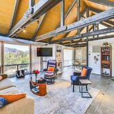 Walk to Hiking Trails: Sedona Red Rock Retreat