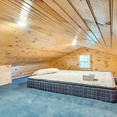 Cozy Hemphill Cabin w/ Lake Views & Deck!
