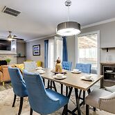 Hot Tub & Hiking Trails: Luxe Georgia Farm Retreat