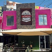 La frontera suites motel