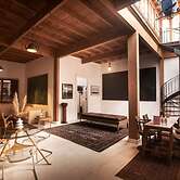 w Villa With Rooftop Terrace in Barranco