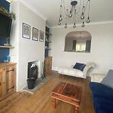 Seaview 2 Bedroom House Sleeps 4 - Pets Ok -wifi