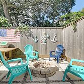 3 Mi to Boardwalk: Bacliff Apartment w/ Hot Tub