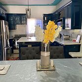 1 Bedroom Blissful Retreat - A/C & Private Garden