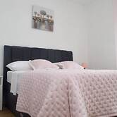 Room in Apartment - Charming Apartment Venilia Blue, Sleeps 4