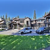 Chic Colony Ski-in Ski Out Villa Direct Access to Adventures at Park C