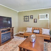 Cozy Dubois Home w/ Deck ~ 8 Mi to Treasure Lake!