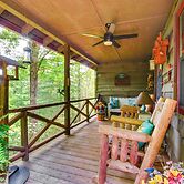 Rustic Cabin w/ Porches: 8 Mi to Tallulah Gorge!