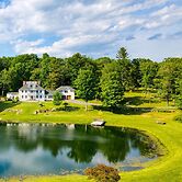 Secluded Estate w/ Guest House, Private Pond, Gym, & Movie Theater Sun
