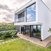 Cristiano Ronaldo Airport View