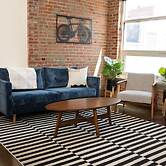Trendy 1 BR Loft apt Downtown With Exposed Brick