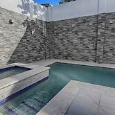 Jacuzzi Loft and Pool Glencoe Townhome