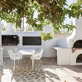 Kallos Villas & Suites