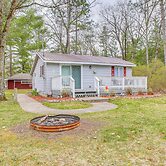 Cozy Wellston Cabin - Walk to Crystal Lake!