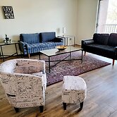 2BR 2B Clean Spacious Great Location