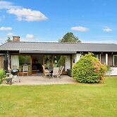 6 Person Holiday Home in Dronningmolle