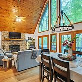 Lakefront Cabin Bordering Nat Park W/ Hot Tub! 2 Bedroom Cabin by RedA