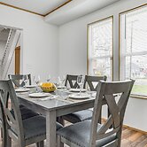 Charming Home - 2 Mi to Niagara Falls State Park!