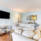 Near Beaches & Shops: Canal-front Selbyville Home