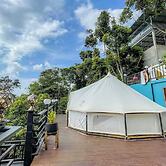 Kuan Khan Lao The Nine Bistro