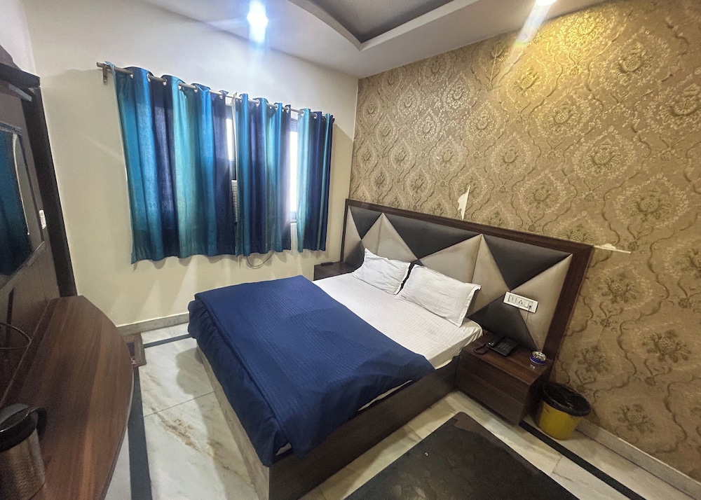 Hotel Mourya Deluxe