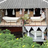 Monruamsuk Homestay Cafe And Bistro