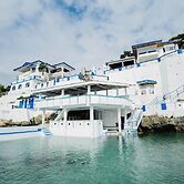 Rockwalled Adventure Resort by Hiverooms