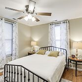 Pet-friendly Pacific Cottage Near Purina Farms!