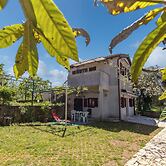 Holiday Home Sladonja Apartments